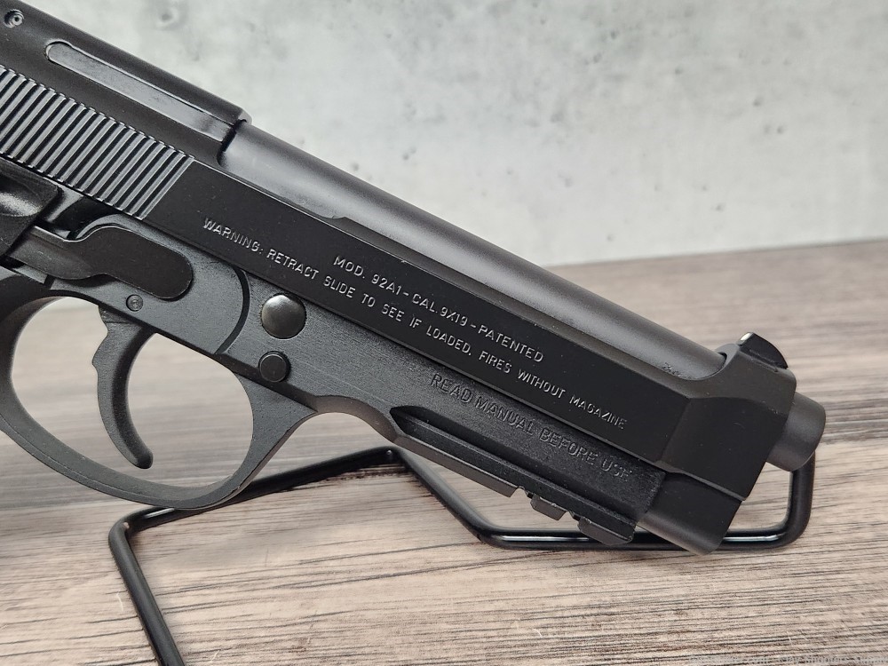 Beretta 92A1 9mm w/ Crimson Trace Grips, 3x 17rd mags-img-8