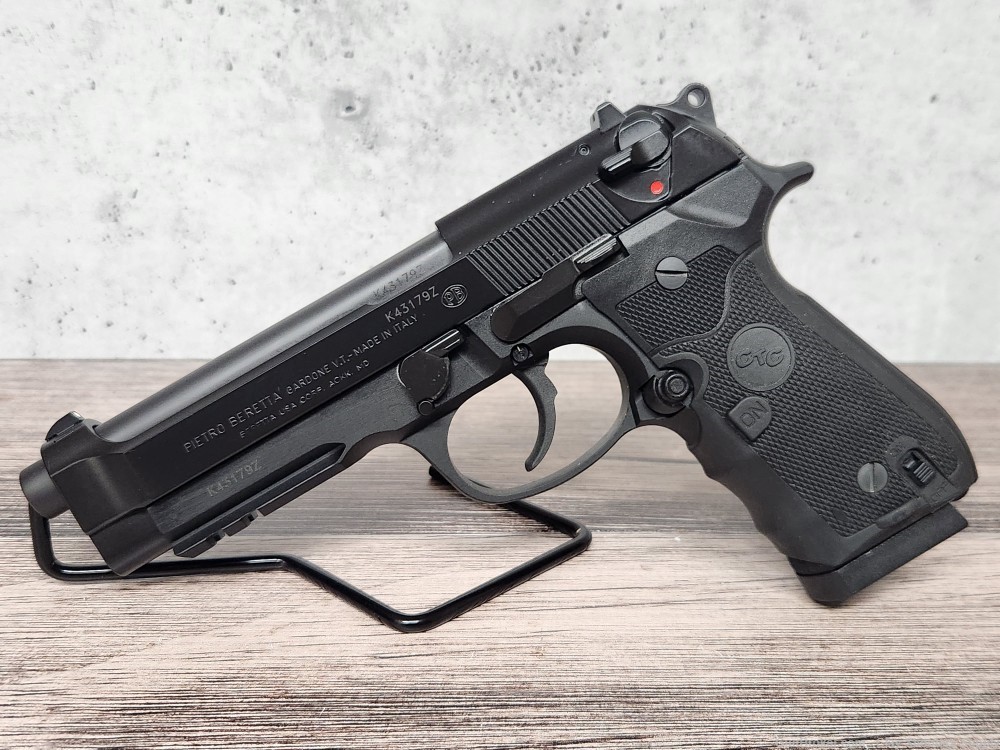 Beretta 92A1 9mm w/ Crimson Trace Grips, 3x 17rd mags-img-1