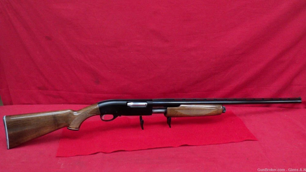 USED SKB 20Gauge Pump Shotgun Model 7300 .01 NR-img-0