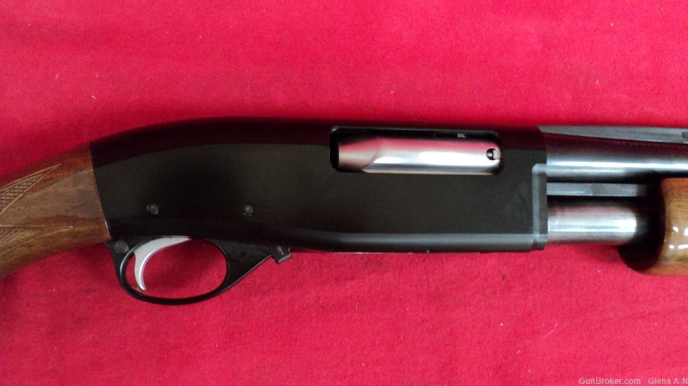 USED SKB 20Gauge Pump Shotgun Model 7300 .01 NR-img-2