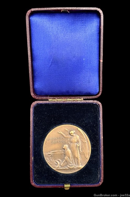 German Remembrance Medal with Case box pre WW2 WWII WWI badge 1934 early -img-9