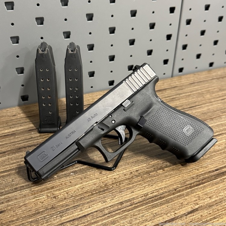Glock 21 Gen 4 .45 ACP w/ 3 Mags Very Clean! PENNY AUCTION!-img-0