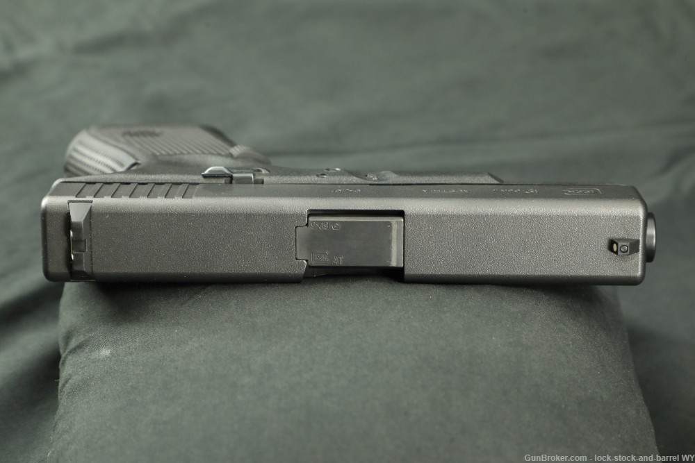 Glock 19 G19 9mm 4” Gen 4 Semi-Auto Pistol w/ Original Case-img-9