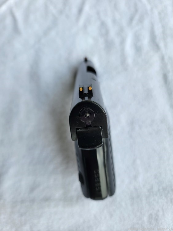 Lorcin L22 .22LR semi auto pistol, black w/orig box, like new-img-3