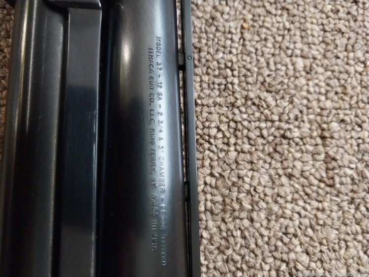 Ithaca 37 Magnum 3 inch chamber 26" removable choke tubes-img-3