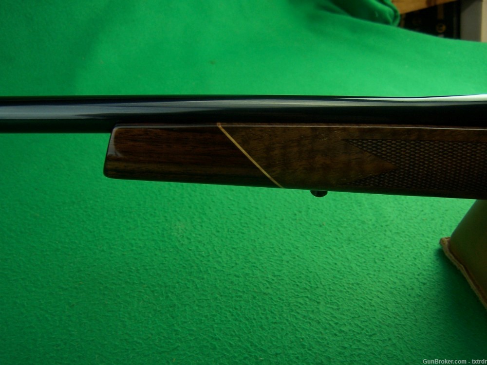 MINT - LIKE NEW WEATHERBY VANGUARD DELUXE, 300 WBY MAG, 24"BBL, FANCY WOOD-img-22