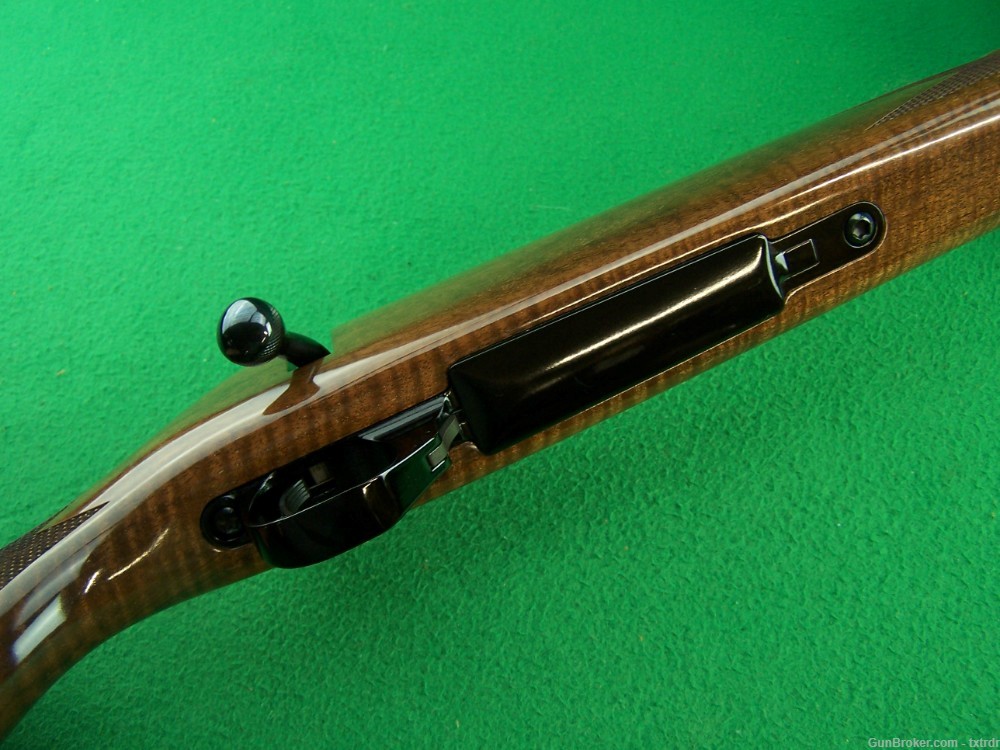 MINT - LIKE NEW WEATHERBY VANGUARD DELUXE, 300 WBY MAG, 24"BBL, FANCY WOOD-img-18
