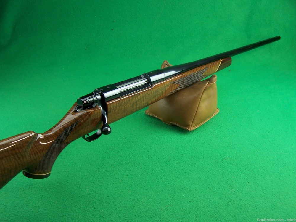 MINT - LIKE NEW WEATHERBY VANGUARD DELUXE, 300 WBY MAG, 24"BBL, FANCY WOOD-img-6