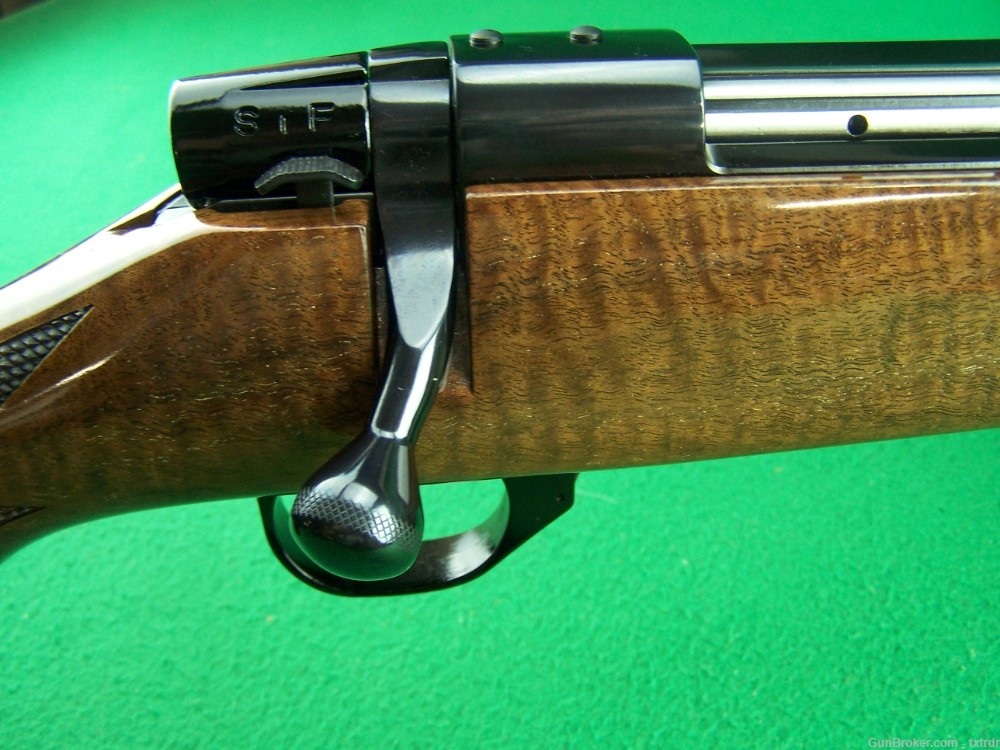 MINT - LIKE NEW WEATHERBY VANGUARD DELUXE, 300 WBY MAG, 24"BBL, FANCY WOOD-img-9