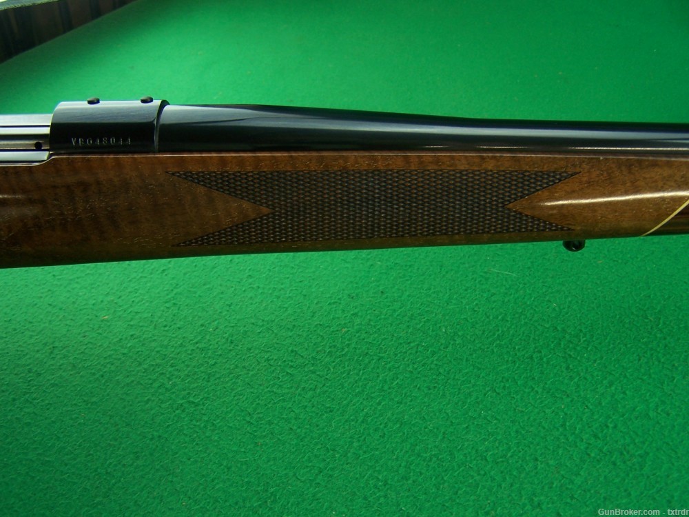 MINT - LIKE NEW WEATHERBY VANGUARD DELUXE, 300 WBY MAG, 24"BBL, FANCY WOOD-img-3