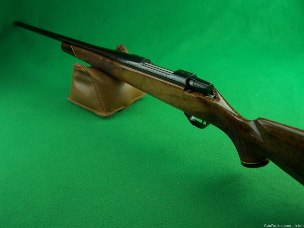 MINT - LIKE NEW WEATHERBY VANGUARD DELUXE, 300 WBY MAG, 24"BBL, FANCY WOOD-img-21
