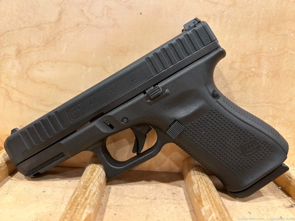 GLOCK 44 22LR #    24888                          W/BOX-img-1