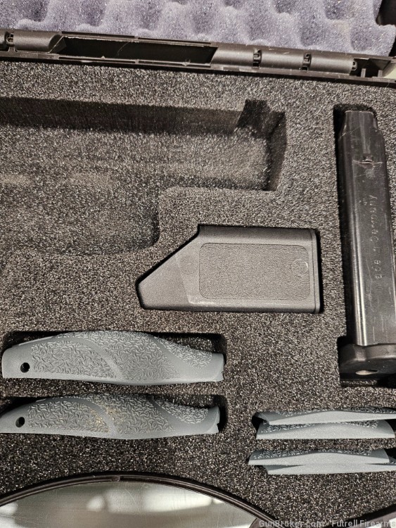 HK VP9 in Grey with 2 15rd mags-img-5