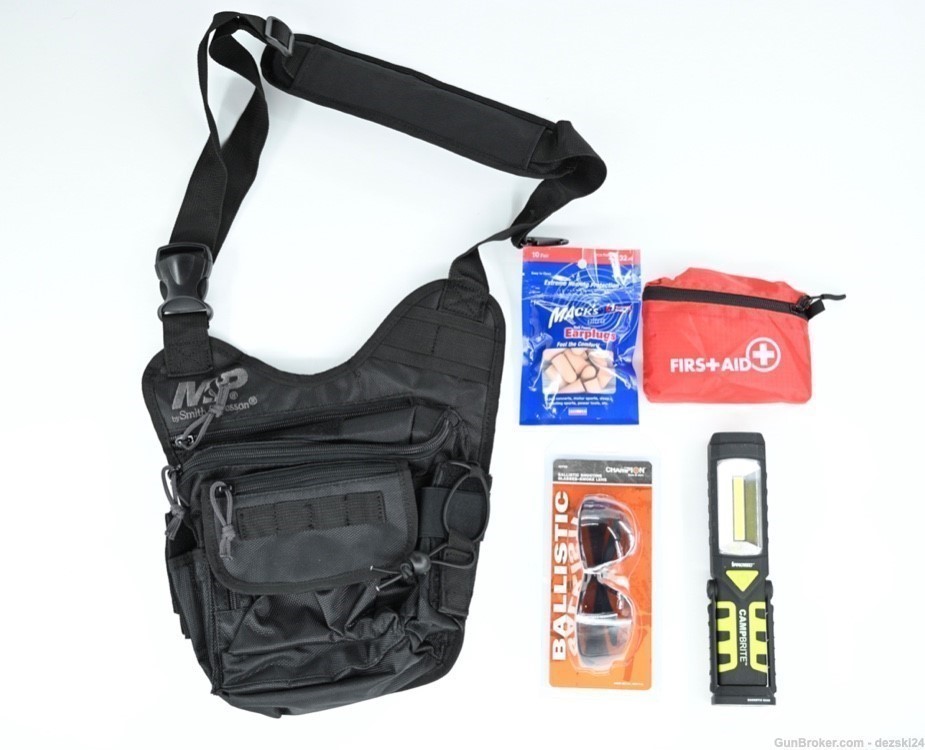 SMITH & WESSON M&P BUG OUT BAG KIT BAG, FIRST AID KIT, GLASSES, LED LANTERN-img-0