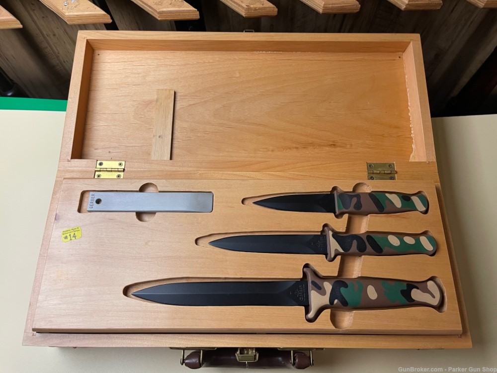 Gerber Guardian Set R.W. Loveless Design With Wood Case New 3 Knives-img-0