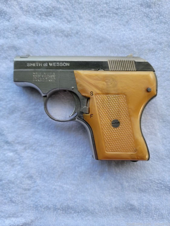 Smith & Wesson Escort Model 61-2 .22 LR pocket pistol with case-img-2