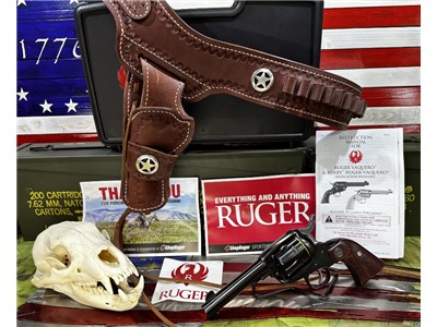NEW IN BOX Ruger New Vaquero 357 MAG 4-5/8" Bbl & Circle KB Gun Belt! .01 