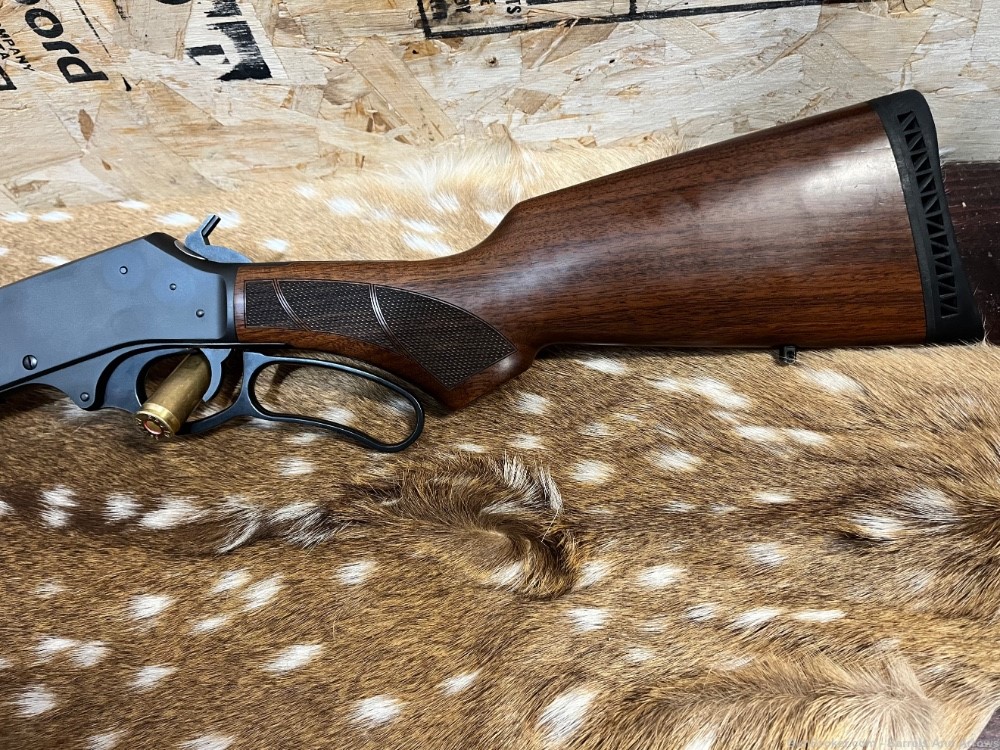 Henry Lever Action 410 ga shotgun 24” barrel with screw in choke Excellent -img-9