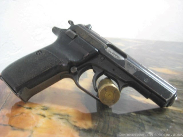 Ceská Zbrojovka CZ 82 9x18mm CURIO & RELIC Pistol Nice Surplus Collectable -img-0