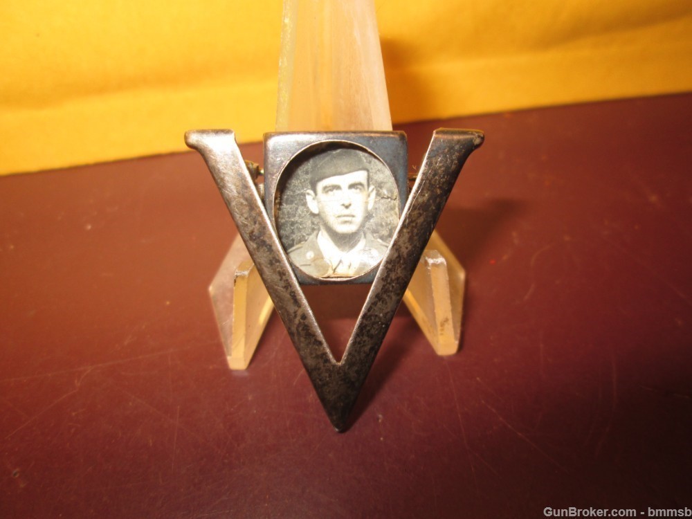 U.S. WW 2 "VICTORY" Pin with Soldiers Picture Inserted, STERLING Silver-img-0