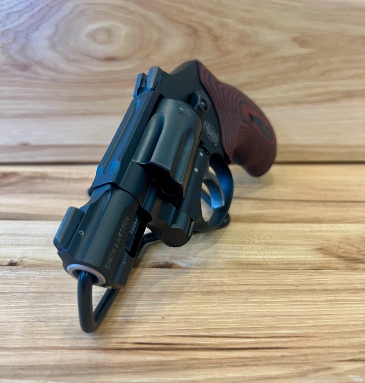 LIPSEY'S EXCLUSIVE SMITH AND WESSON 432 32 H&R MAG - ULTIMATE CARRY J FRAME-img-1
