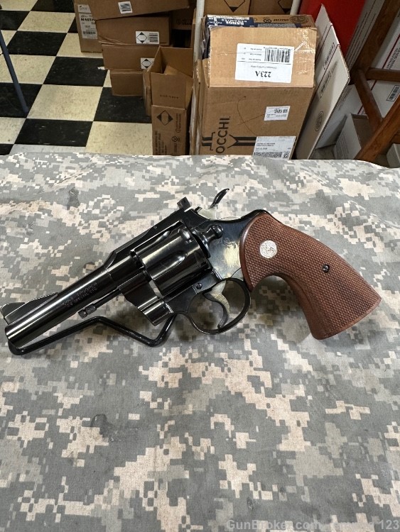 Colt Trooper .38 Spl Blued *DESIRABLE*  Stunning 4" Barrel 6 Shot Revolver-img-1