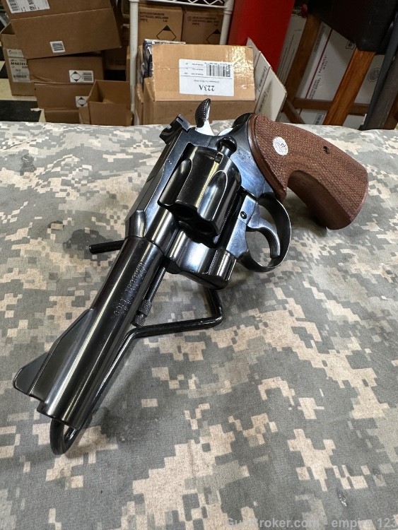 Colt Trooper .38 Spl Blued *DESIRABLE*  Stunning 4" Barrel 6 Shot Revolver-img-2