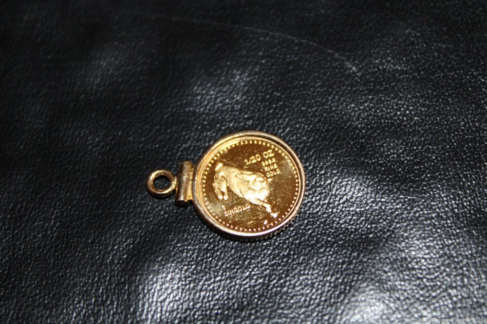 1/20oz 1987 Vintage Singapore  Gold Rabbit coin In Gold Bezel-img-1