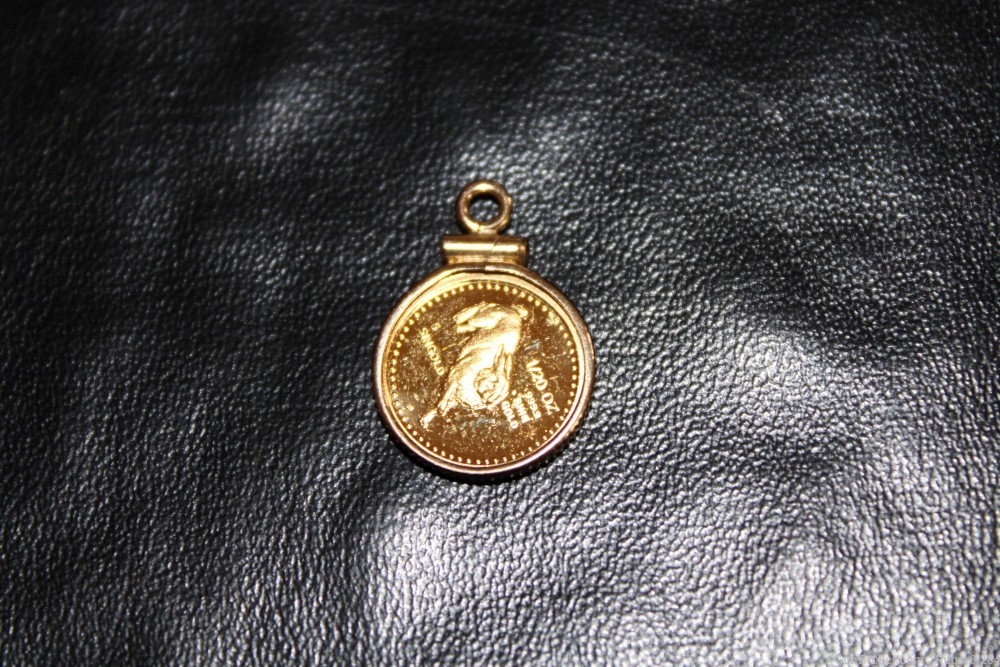 1/20oz 1987 Vintage Singapore  Gold Rabbit coin In Gold Bezel-img-0