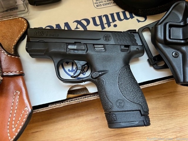 Smith & Wesson M&P 9mm Shield-img-2