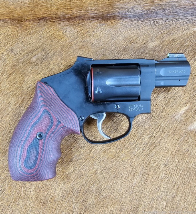 Lipsey’s Exclusive Smith & Wesson Ultimate Carry J-Frame 432UC .32 H&R -img-2