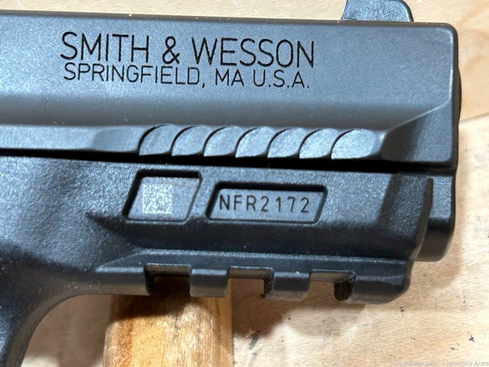 SMITH WESSON M&P SHIELD EZ 380 W / EXTRA MAG AND BOX 25322-img-5