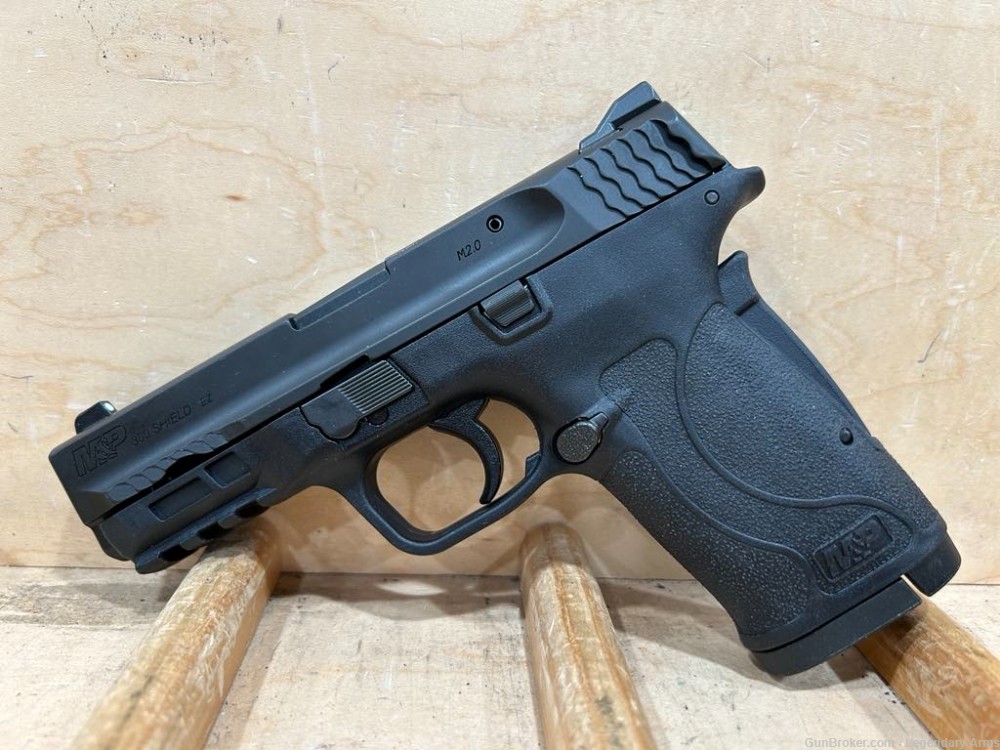 SMITH WESSON M&P SHIELD EZ 380 W / EXTRA MAG AND BOX 25322-img-2