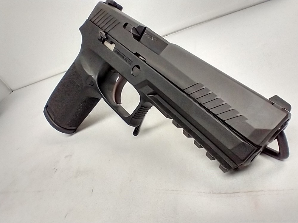 Sig Sauer P320F 9mm Nitron BLK Full-Size w/Case/2-17RD Mags USED VERY NICE-img-9