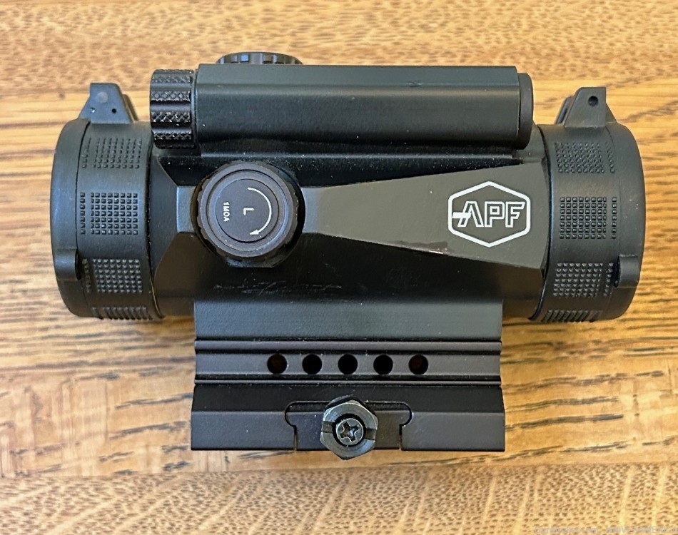 APF Mid-Sized Red Dot Sight, Lightly Used, Very Good Condition-img-0