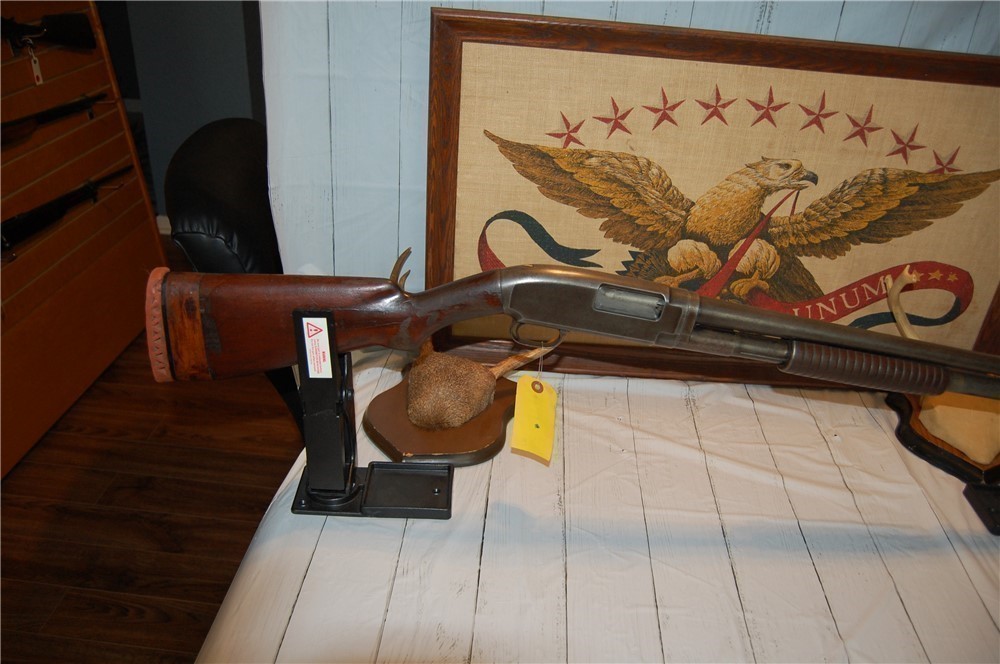 Winchester Model 12 Pump 12 Gauge manufactured in 1928-img-1