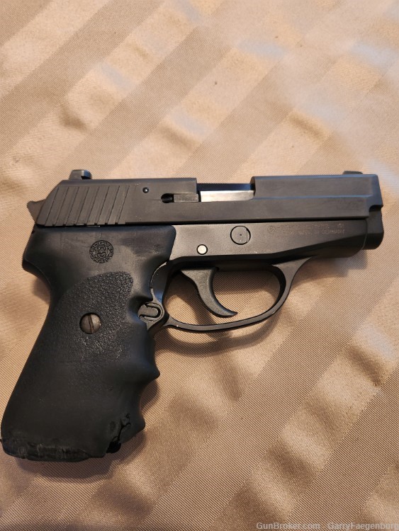 Sig Sauer P239 .40 S&W Pistol-img-4
