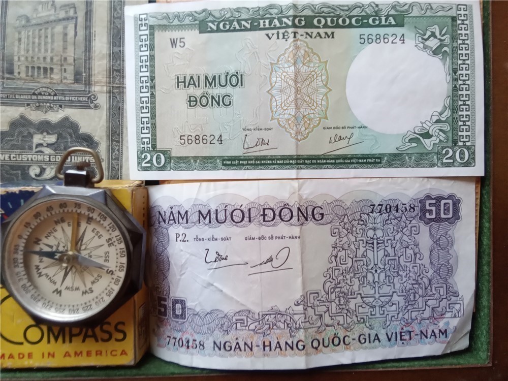 Vietnam Currency,compass, Prayer book, coin book, & Zenith 1968 lighter-img-4
