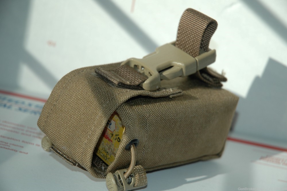 AITES Case FB Chemical Smoke M203 40mm Grenade Pouch 2853 Coyote MOLLE NEW -img-4