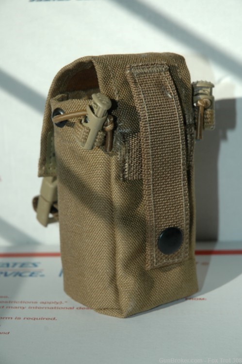 AITES Case FB Chemical Smoke M203 40mm Grenade Pouch 2853 Coyote MOLLE NEW -img-2