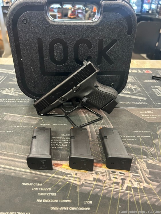 Glock 26 Gen 5 w/Box & 3 Extra Mags - G26 9mm 3.4" - VGC! PENNY! NR!-img-0