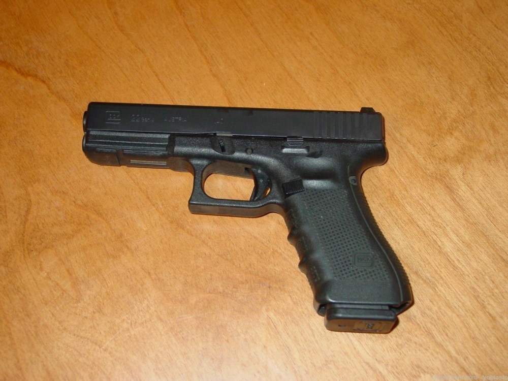 Glock 22 Gen 4 Night Sights 40 S&W 3 15 RD Mags Special Pricing Available-img-2