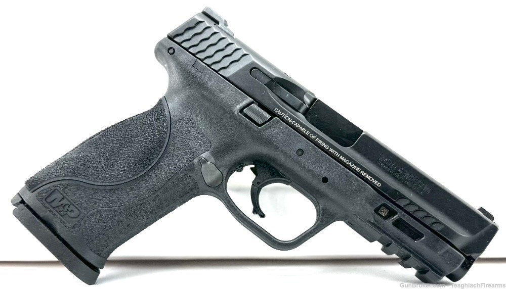 Smith and Wesson M&P9 M2.0 9mm never shot w/ holster-img-1