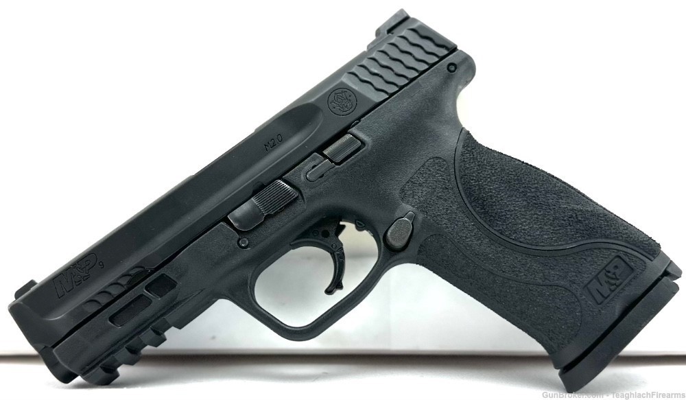 Smith and Wesson M&P9 M2.0 9mm never shot w/ holster-img-3