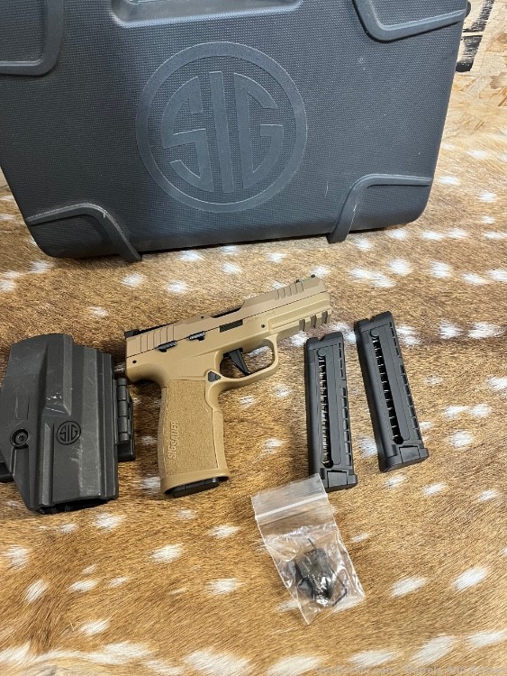 Sig Sauer P322 22LR Coyote Tac Pak with holster and 3-20 rnd mags Used -img-1