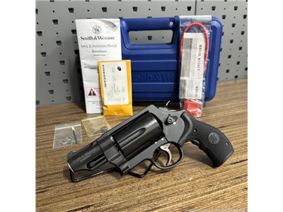 Smith & Wesson Governor .410 .45  2.75" 6rd Laser Grip! MINT! Penny Auction