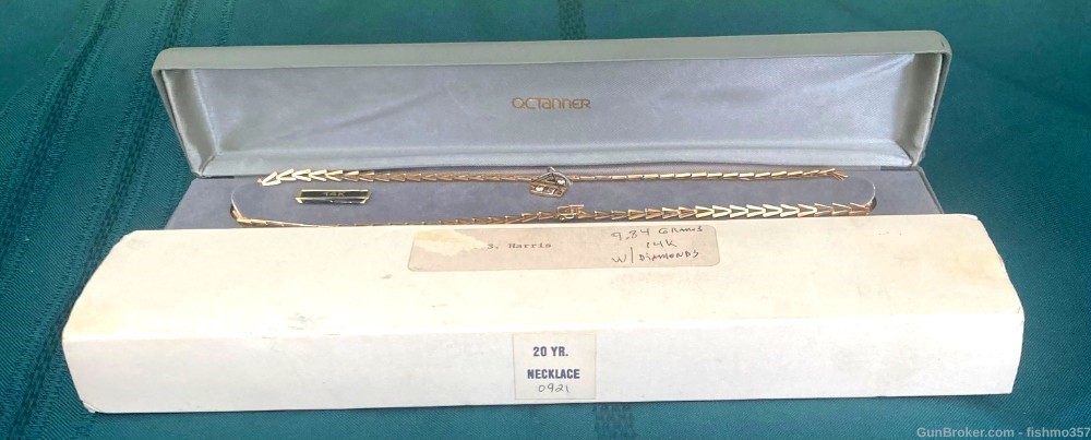 9.5 Grams 14 Karat 14K Gold Chain & Pendant -img-0