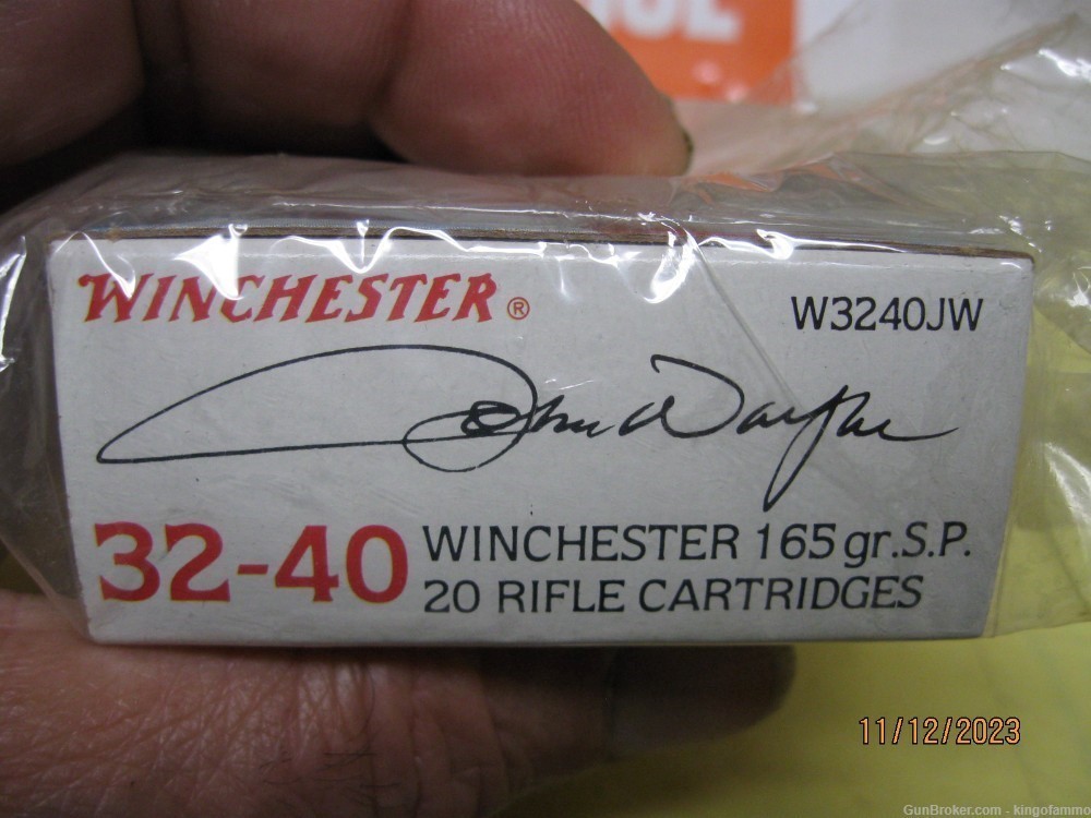 Scarce MINT JOHN WAYNE 32-40 Winchester LTD 1981 Collector Box Ammo-img-1