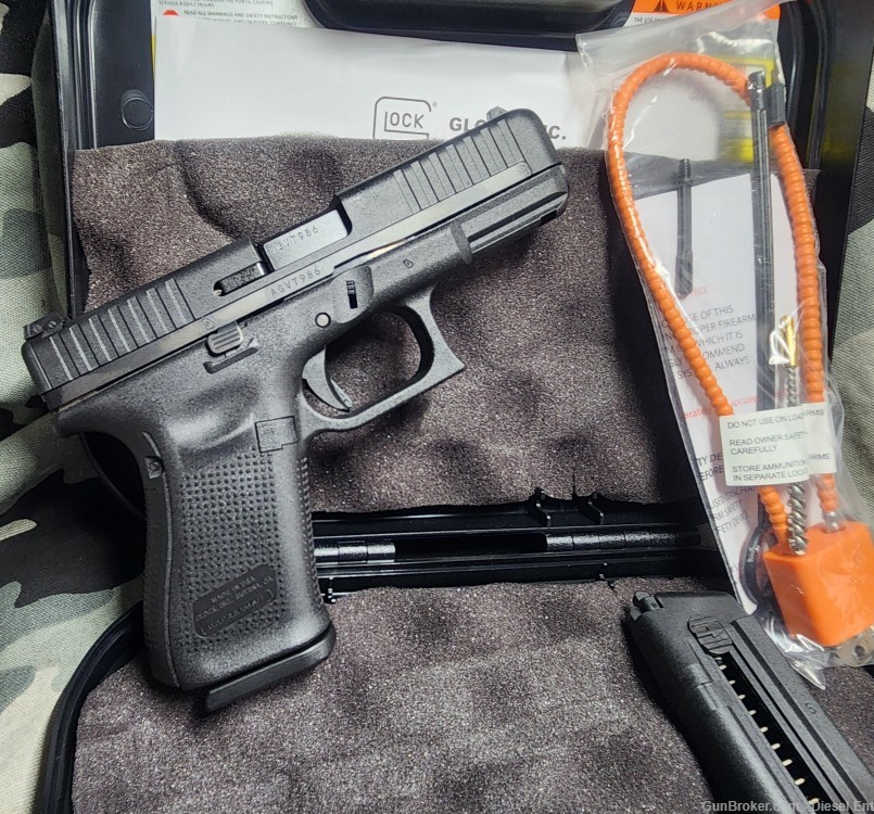 Glock G44 22LR 2-10 Rnd mags Great for training New-img-4