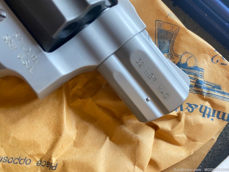 RARE Mint Smith Wesson 332 -1 Airlite Ti 32 H&R mag w/ S&W laser grips LNIB-img-10